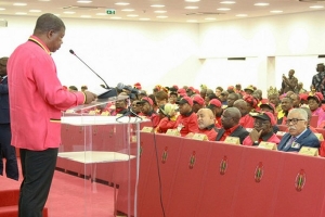 Comité Central do MPLA assegura transição geracional