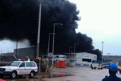 Incêndio de grandes proporções na base logística da Sonangol está controlado