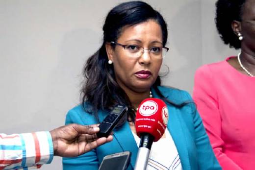 Governadora provincial de Luanda critica vandalismo e apela ao diálogo para "encontrar soluções"