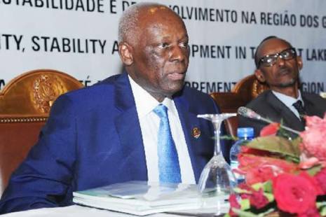 Eduardo dos Santos pediu para ser ouvido pela PGR na sua última deslocação a Angola, sem resposta