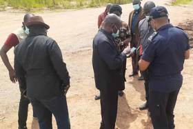 Deputados da UNITA abandonam Cafunfo lamentando “ditadura"