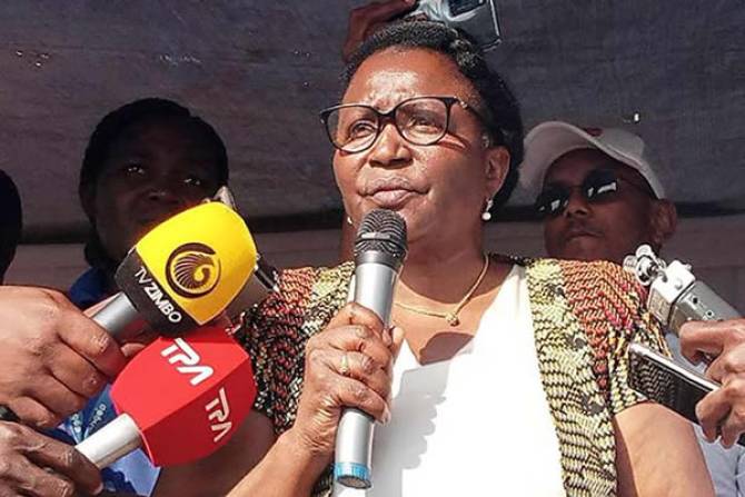 Florbela Malaquias reeleita líder da PHA na Convenção Nacional