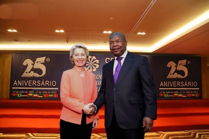Von der Leyen e Costa juntam-se ao PR angolano na cimeira UA-UE em Luanda