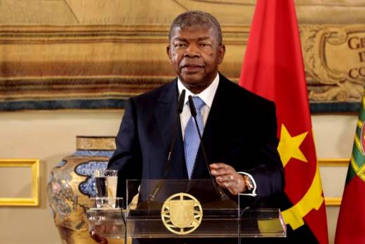 Angola vai condecorar personalidades portuguesas nos 50 anos da independência - João Lourenço