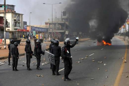 Movimento dos Estudantes Angolanos repudia "comportamento pidesco” da polícia