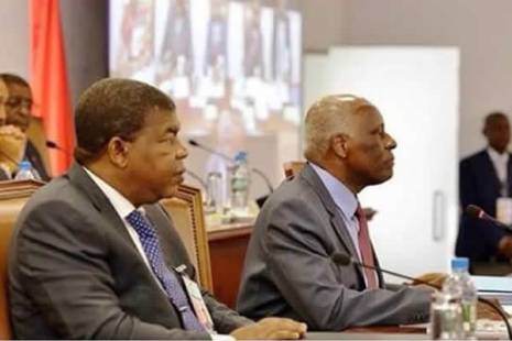 Presidente João Lourenço conversa com José Eduardo dos Santos