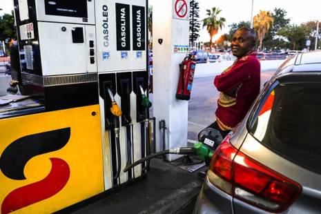 Litro do gasóleo passa custar 400 kwanzas a partir da meia noite