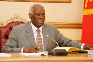 José Eduardo dos Santos regressa ao palácio presidencial como conselheiro do Presidente da República