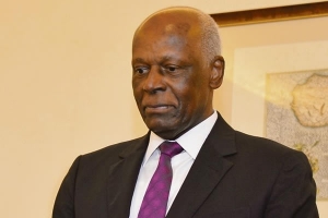 José Eduardo dos Santos cancela entrevista à Lusa