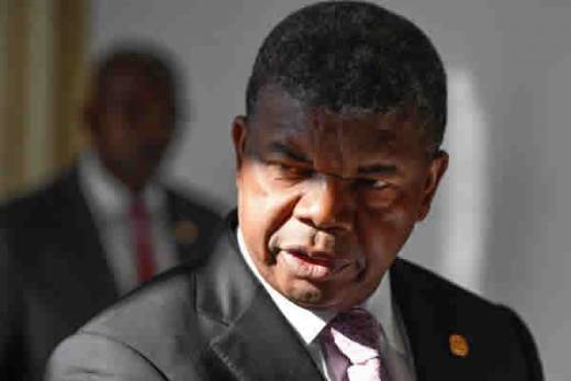 Historiador do MPLA alerta para risco de rotura no partido devido ao combate à corrupção