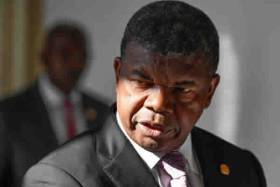 Historiador do MPLA alerta para risco de rotura no partido devido ao combate à corrupção