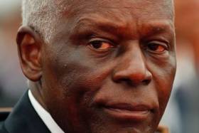 Não há ambições políticas no regresso de José Eduardo dos Santos - analista