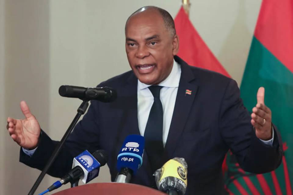 Crise económica de Angola tem &quot;natureza política&quot; ligando-a às eleições de 2022 - Líder da UNITA