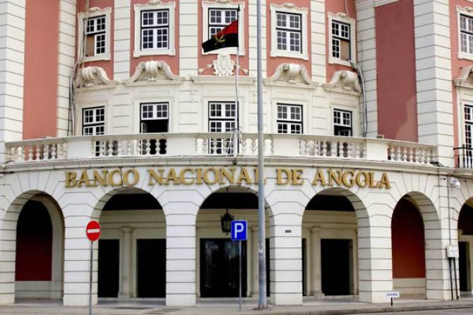 Redução das taxas BNA enfrenta “bloqueio estrutural” que limita efeito na economia angolana – economista