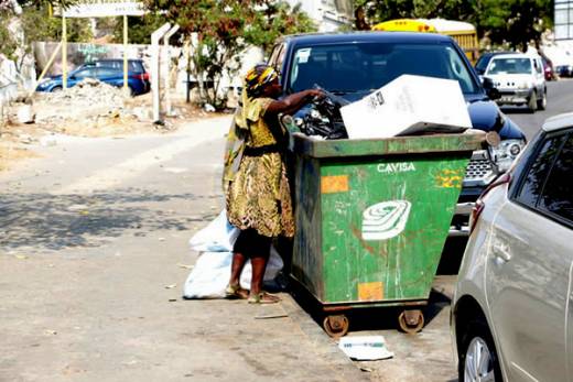 Desigualdades sociais em Angola &quot;aberrantes e indignas&quot; após duas décadas de paz