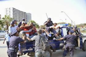 Decorre julgamento sumário de cidadãos envolvidos em vandalização