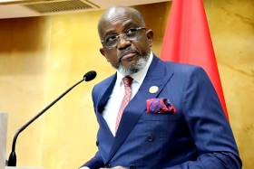 MPLA insta Governo angolano a reduzir impacto do fim da subvenção aos combustíveis