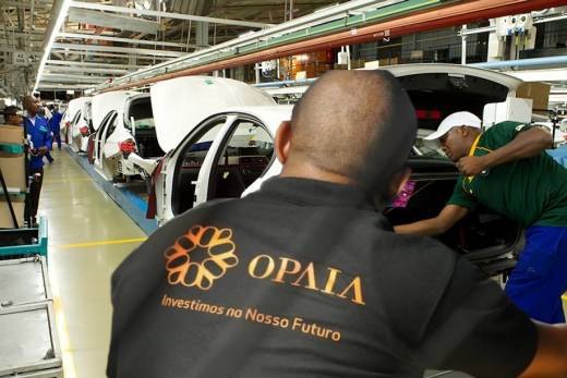 Grupo ligado ao MPLA ganha antiga fábrica de montagem de automóveis da CIF