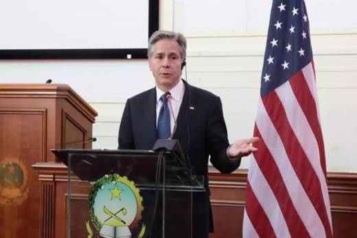 Angola está a combater corrupção, mas tem de dar mais espaço à sociedade civil e 'media' - EUA