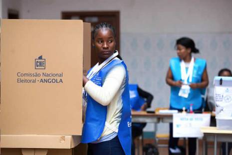 Petição exige à CNE purga de &quot;milhões de falecidos&quot; dos cadernos eleitorais em Angola
