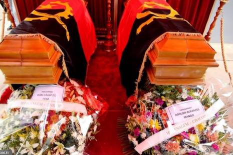 Restos de Salupeto Pena e Alicerces Mango entregue às famílias