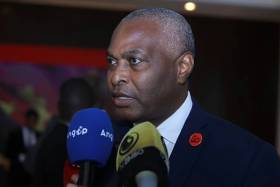 Abel Chivukuvuku reconhece avanços nos 50 anos de independência