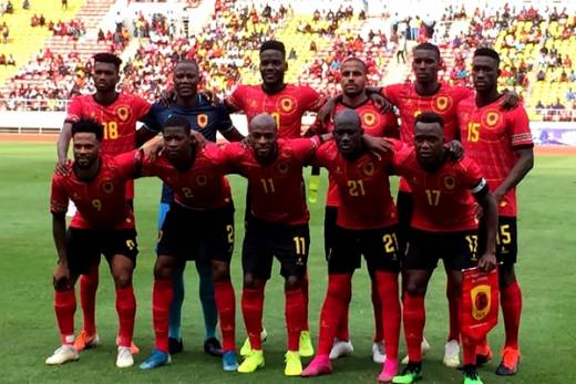 Jogadores da seleção angolana de futebol cobram dívida antes do embarque ao Gabão