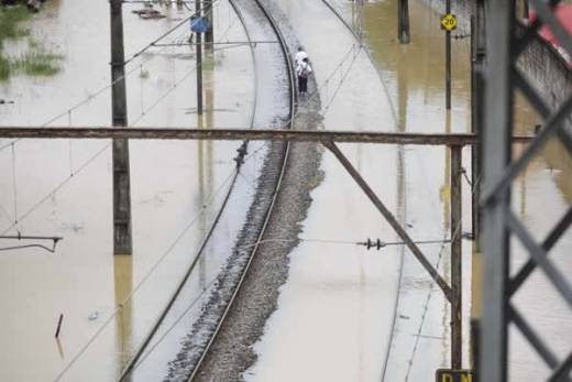 Chuva causa interrupção dos comboios dos Caminhos de Ferro de  Luanda (CFL)
