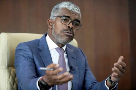 Ministro dos Transportes angolano defende liberalização do espaço aéreo africano