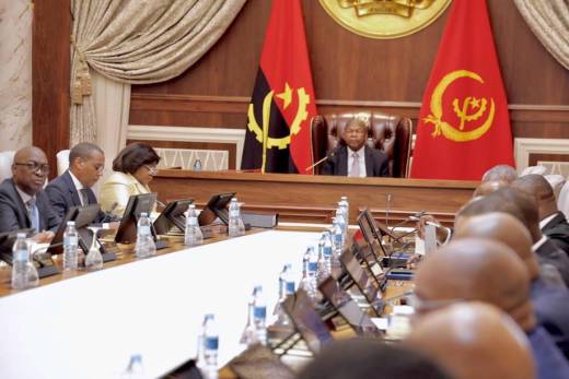 Governo angolano propõe Orçamento do Estado para 2026 4,7% abaixo do atual