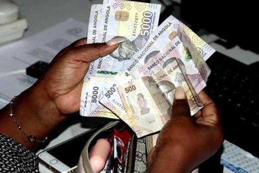 Angola com mais de 1.500 infrações no pagamento do salário mínimo em 10 meses