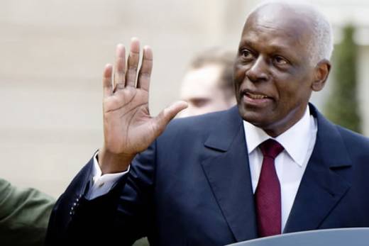 José Eduardo dos Santos regressa a Luanda esta terça-feira