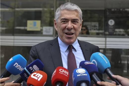 Sócrates admite ter pedido a Manuel Vicente que recebesse responsáveis do grupo Lena