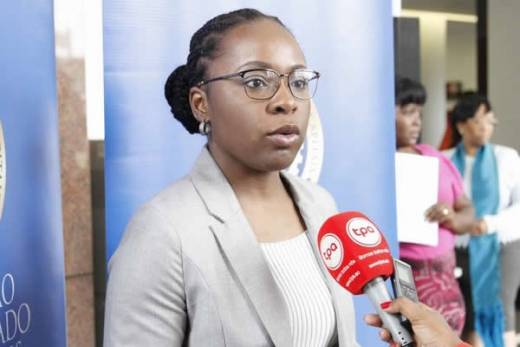 Angola quer diversificar a economia para descer a dívida