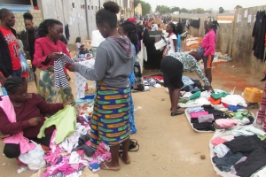 Desactivados 300 locais de &quot;venda desordenada” em Luanda em Novembro