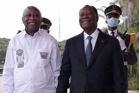 Presidente da Costa do Marfim se reúne com antecessor e rival após uma década