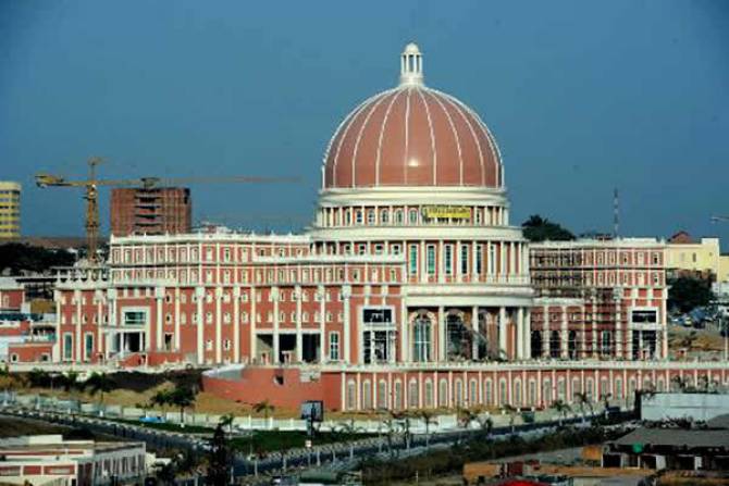 Parlamento vota nomeações para Comissão Nacional Eleitoral na próxima semana