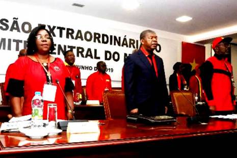 Oposição acusa MPLA de tentar &quot;branquear a sua imagem&quot;