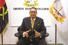Advogados angolanos queixam-se de “desconsiderações” nos processos de corrupção