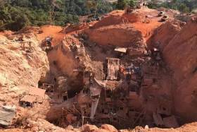 Desabamento de terras mata oito garimpeiros na província do Bié