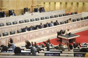 Parlamento angolano aprovou proposta de lei que criminaliza vandalização de bens públicos