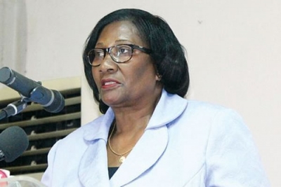 Ex-ministra da Família internada após tentativa de suícidio