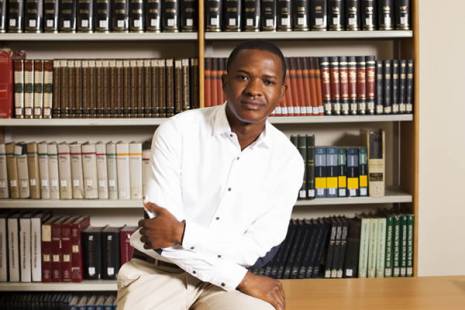 Economista critica “liberalização isolada” de preços em Angola que visa apenas “salvar o Governo”