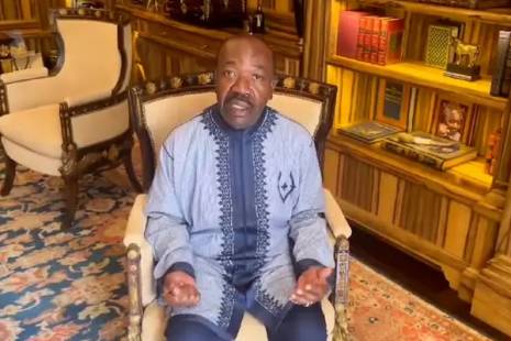 Ali Bongo pede aos gaboneses para &quot;fazerem barulho&quot; contra tentativa de golpe