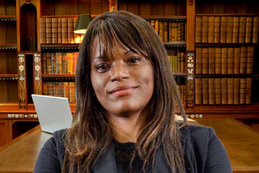 Tchizé dos Santos contrata advogada espanhola para impedir que desliguem suporte de vida do pai