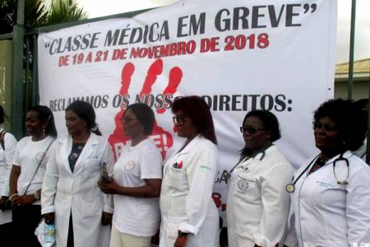 Médicos angolanos anunciam manutenção da greve e várias manifestações