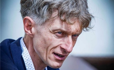 &quot;Em Angola há um partido acima dos outros partidos&quot; - investigador