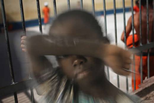 Policia Nacional retém no Zango menor de 10 anos por suposta liderança criminosa