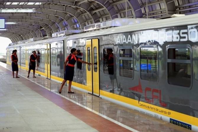 Comboios para o novo aeroporto de Luanda suspensos até setembro