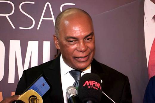 Lider da UNITA recusa medalha dos 50 anos da independência e critica exclusões